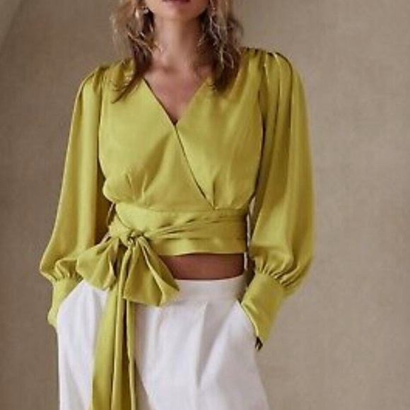 Banana Republic Women’s cropped wrap top with removable tie - Picture 9 of 9